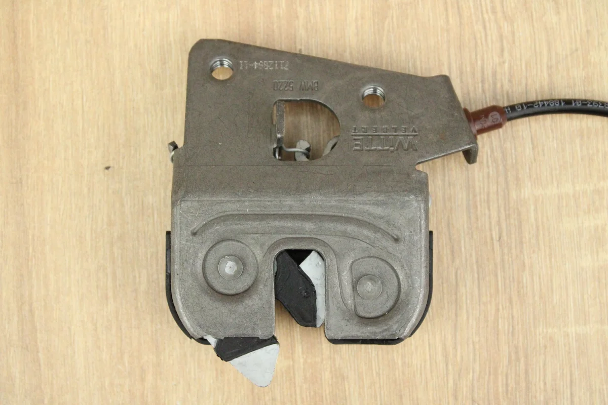 Lukko, sohvan vivusto, oikea taka-BMW G22 image 6