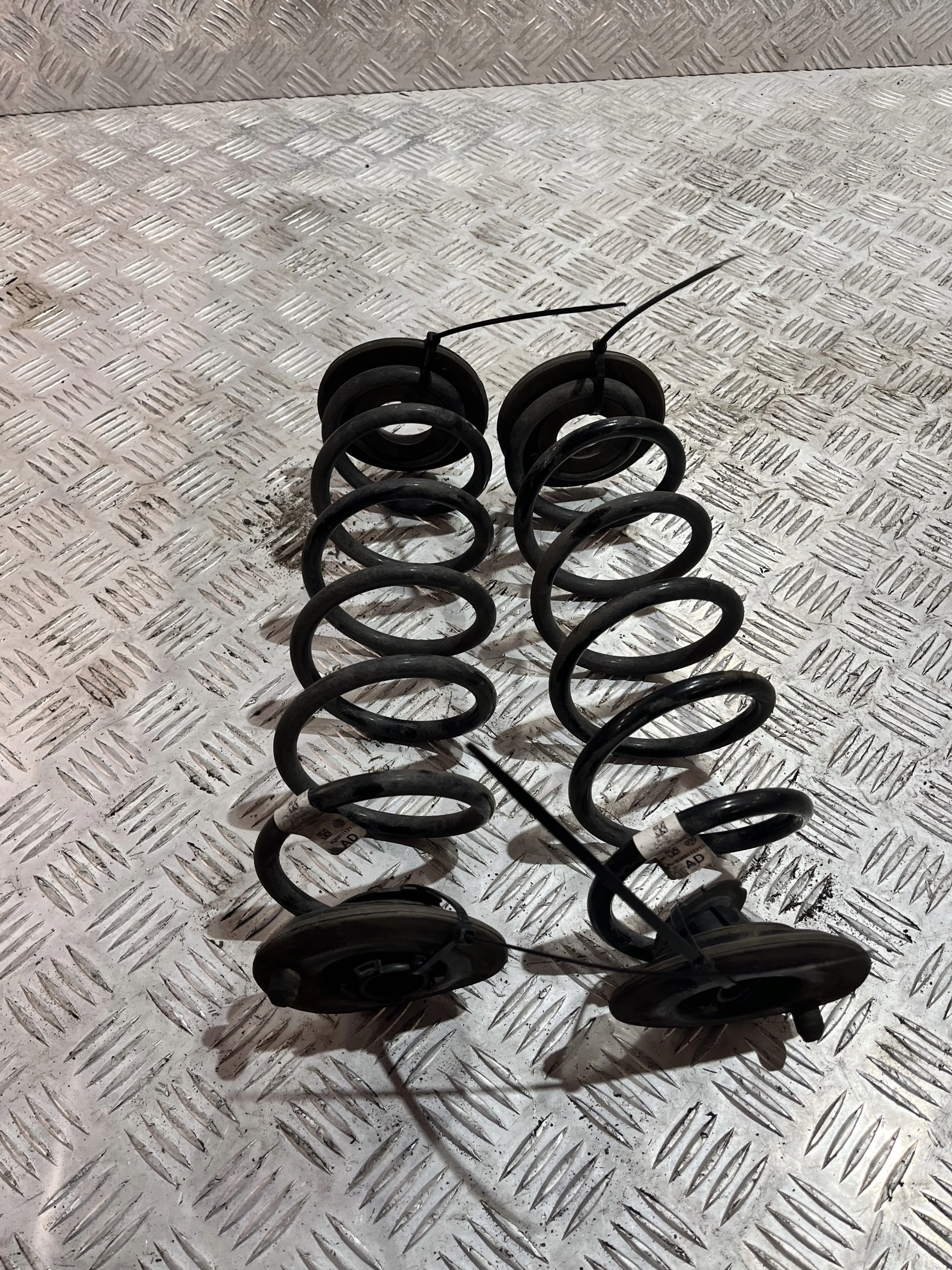 Achterveer set VW Golf VIII 19- HB 5Q0511121AD image 2