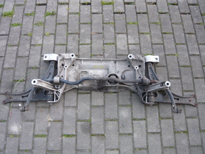 Etujousituksen tukivarsi kelkka 1K0199313G Volkswagen Touran