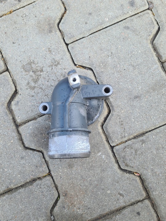 Thermostat Housing Pipe Water Outlet Renault D Volvo FL FE II