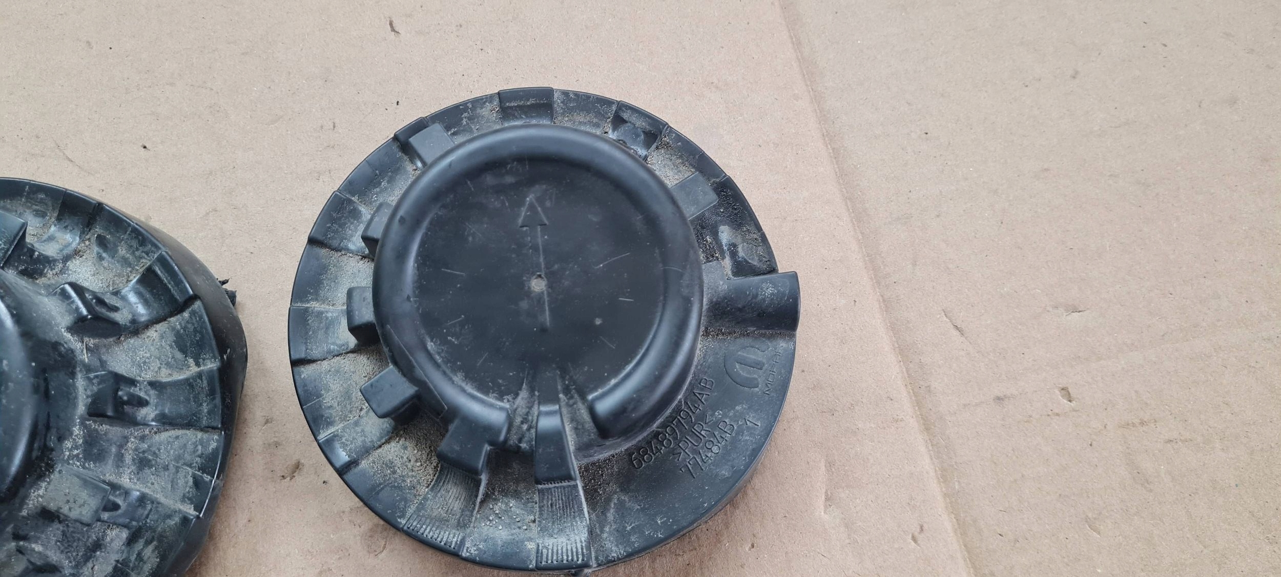 Chrysler Pacifica 2022 Rear Spring Rubber Pad Seat 2X 68489794AB image 3