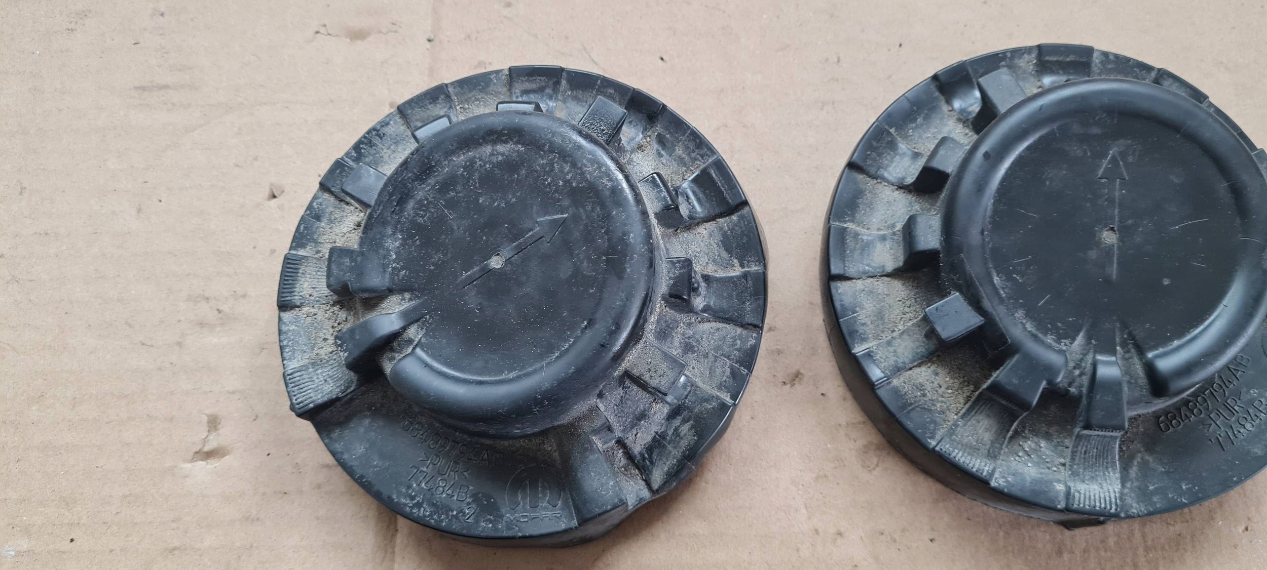 Chrysler Pacifica 2022 Rear Spring Rubber Pad Seat 2X 68489794AB image 4