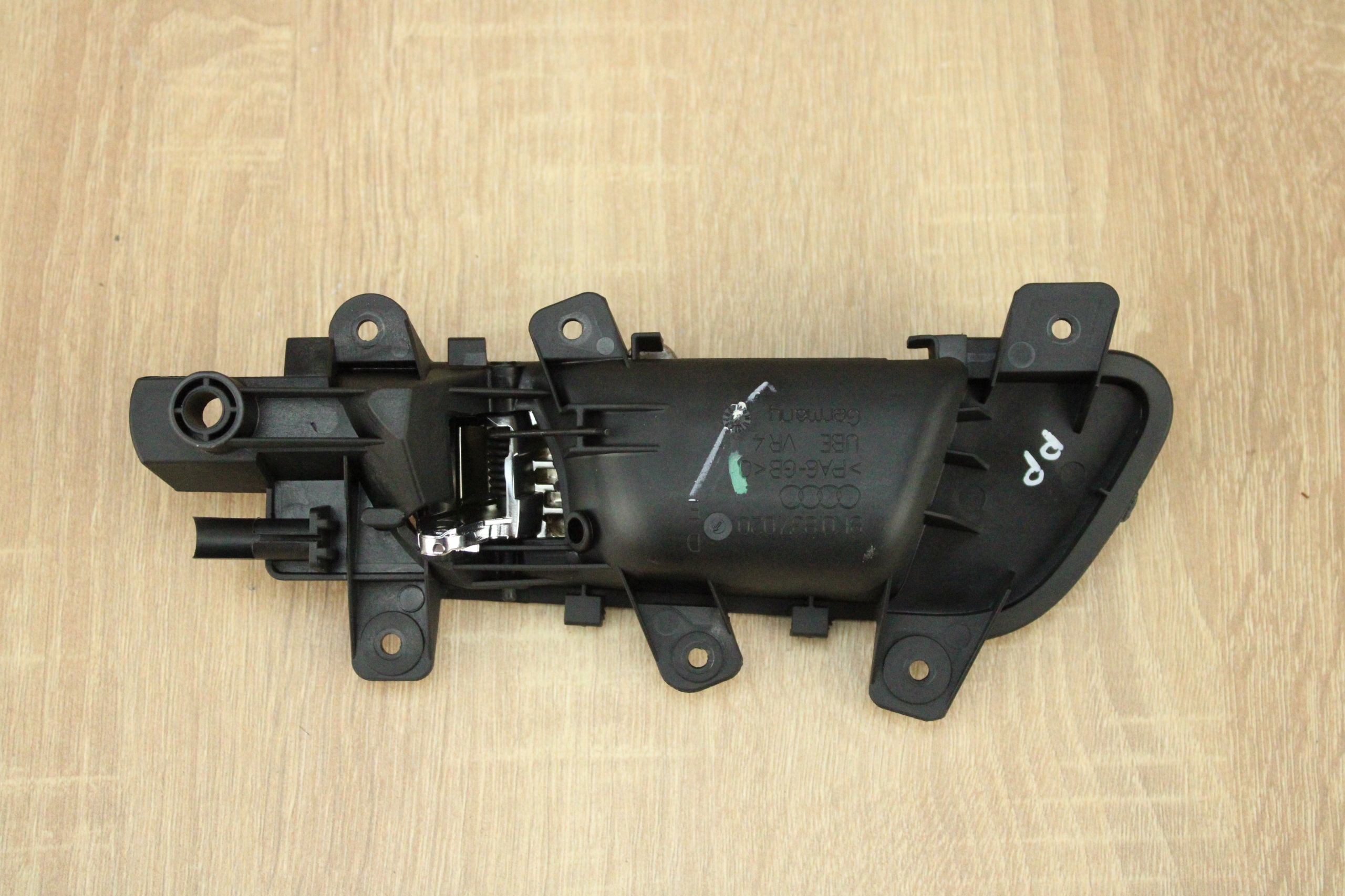 Sisäkahva Audi A5 8T 8K0837020 Käytetty