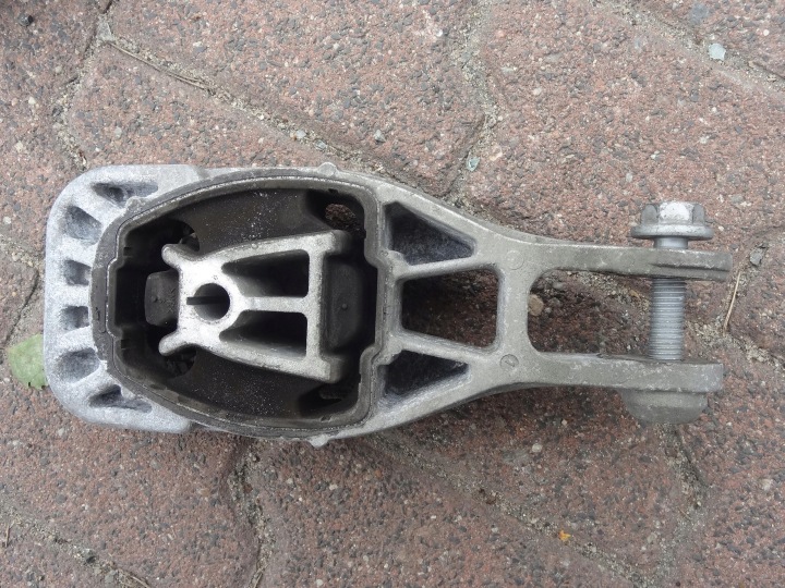 Moottorin kiinnitys Opel Mokka A 1.6 CDTI 95248684 95245332