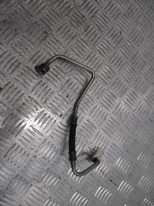 Tuyau d'huile turbo BMW 8679019