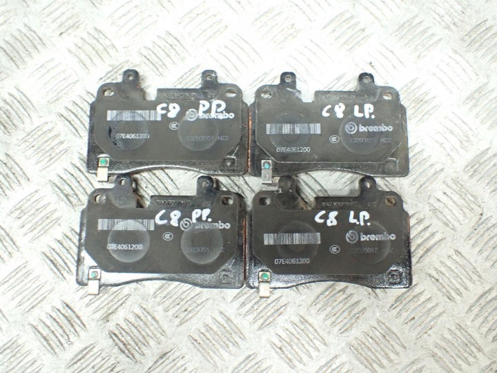 Voorste remblokken set Chevrolet Corvette C8 20- 85142725 ccc