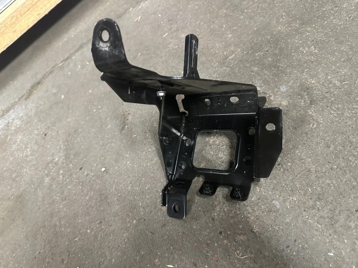 Renault Arkana Coolant Tank Bracket Mount NNI5850