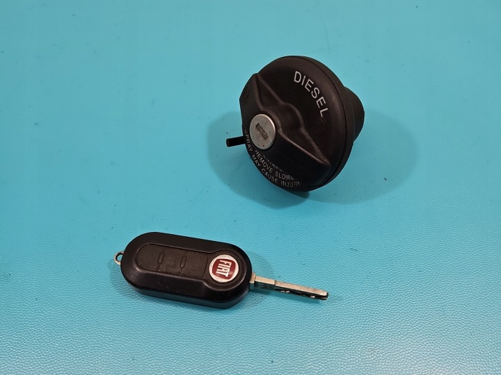 Polttoainetäyttökorkki avaimella Fiat Doblo II
