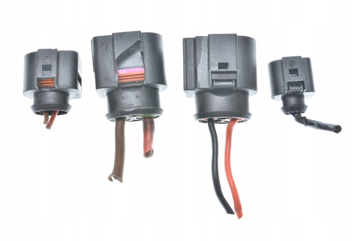 Pistokkeet AUDI A4 B6 B7 4B0971955 1J0973752 1J0973703