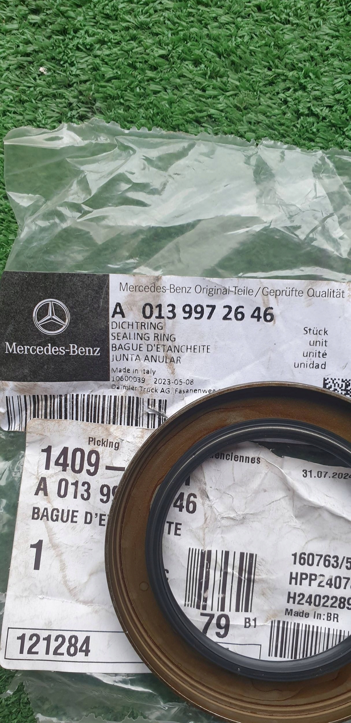 Mercedes Sprinter W906 Shaft Seal Ring A0139972646 image 3