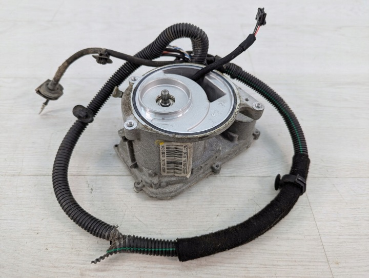 Ohjaustehostimen pumppu Opel Crossland X 9831704780