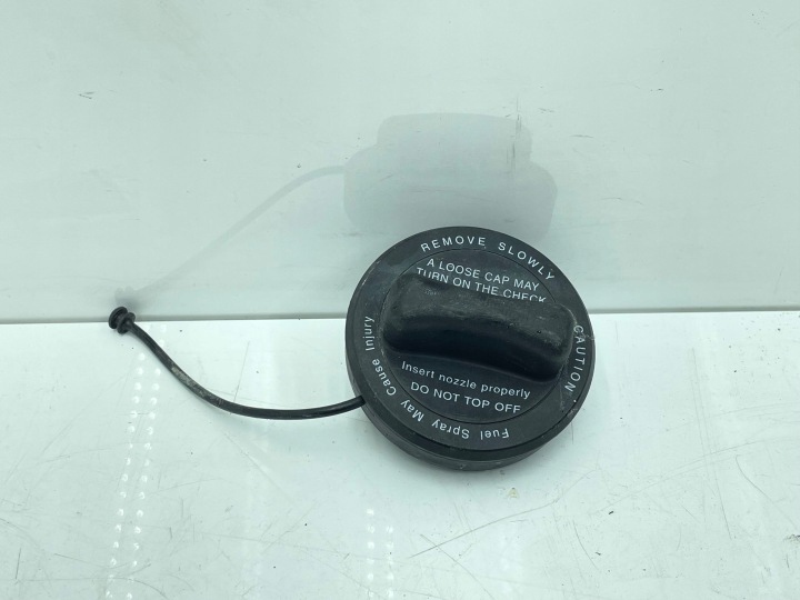 Mercedes-Benz OE A2224700205 polttoainetäyttöaukon korkki