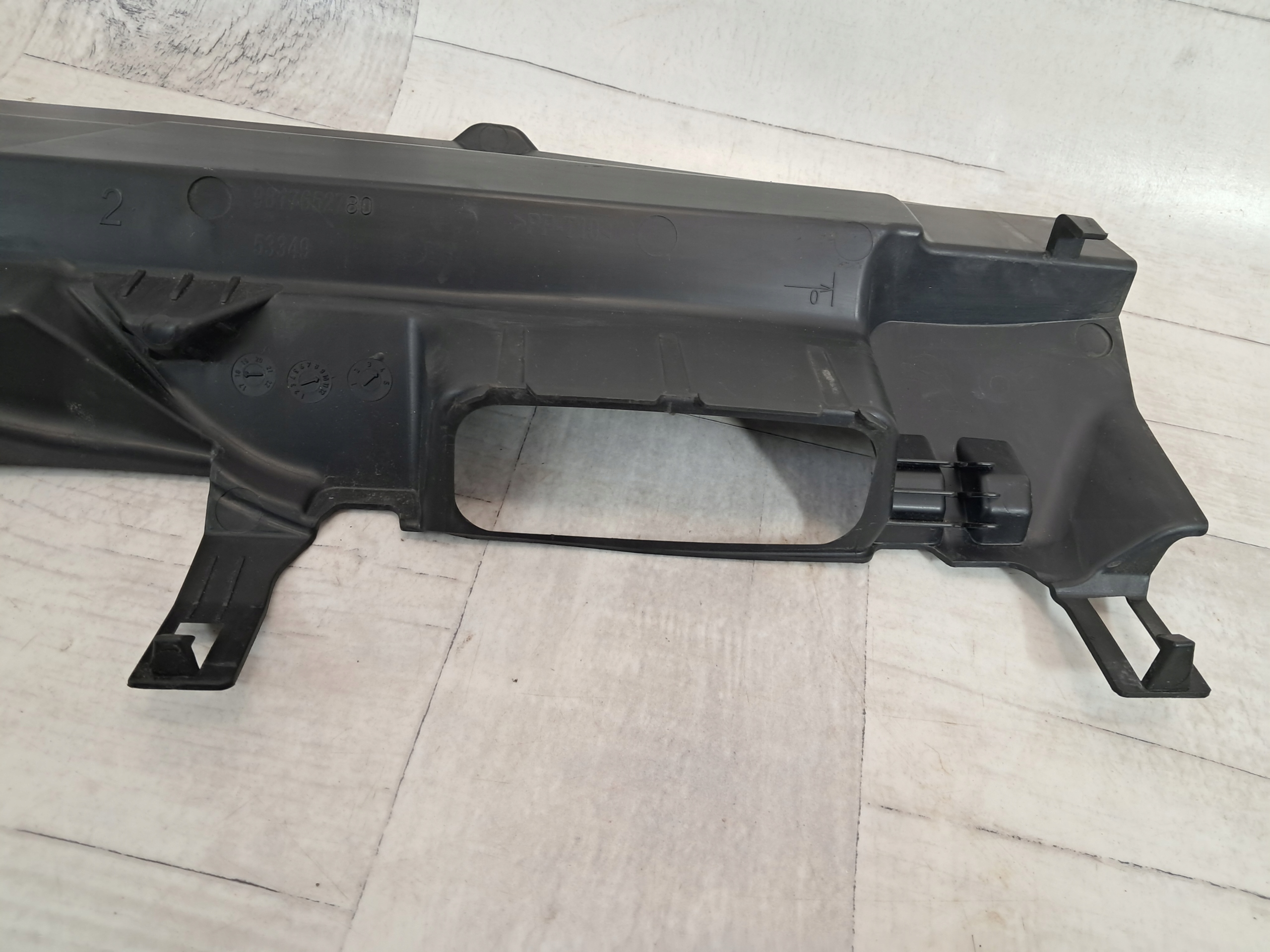 PEUGEOT 308 T9 etummainen turvavyön kansi 9817652780