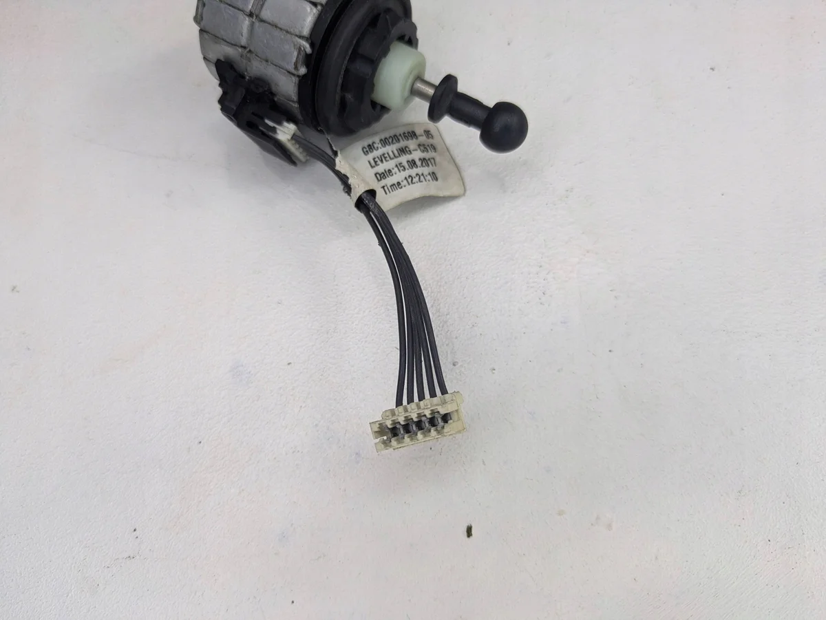 Ford Focus Motor Koplampregeling 00201698-05 image 3