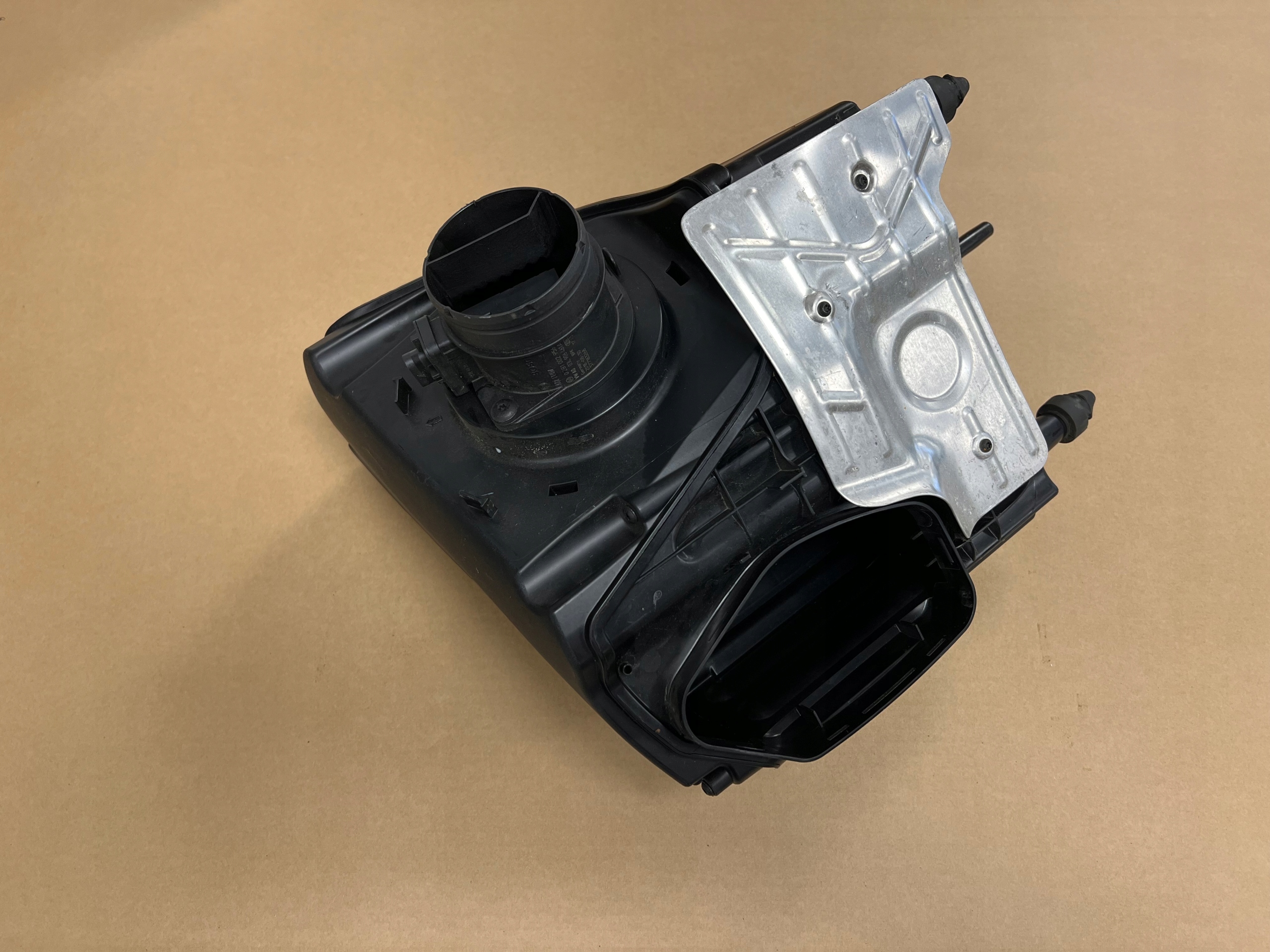 AUDI Q5 80A luftfilterhus 80A133835B