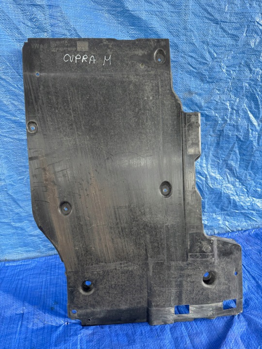 Takakulman alasuojus CUPRA LEON 1.4 HYBRID 5Q0825506F