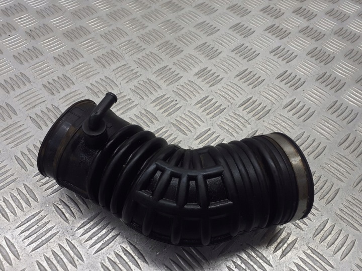 Intake Air Pipe Kia Carnival II 2.5 V6 0K56P13220