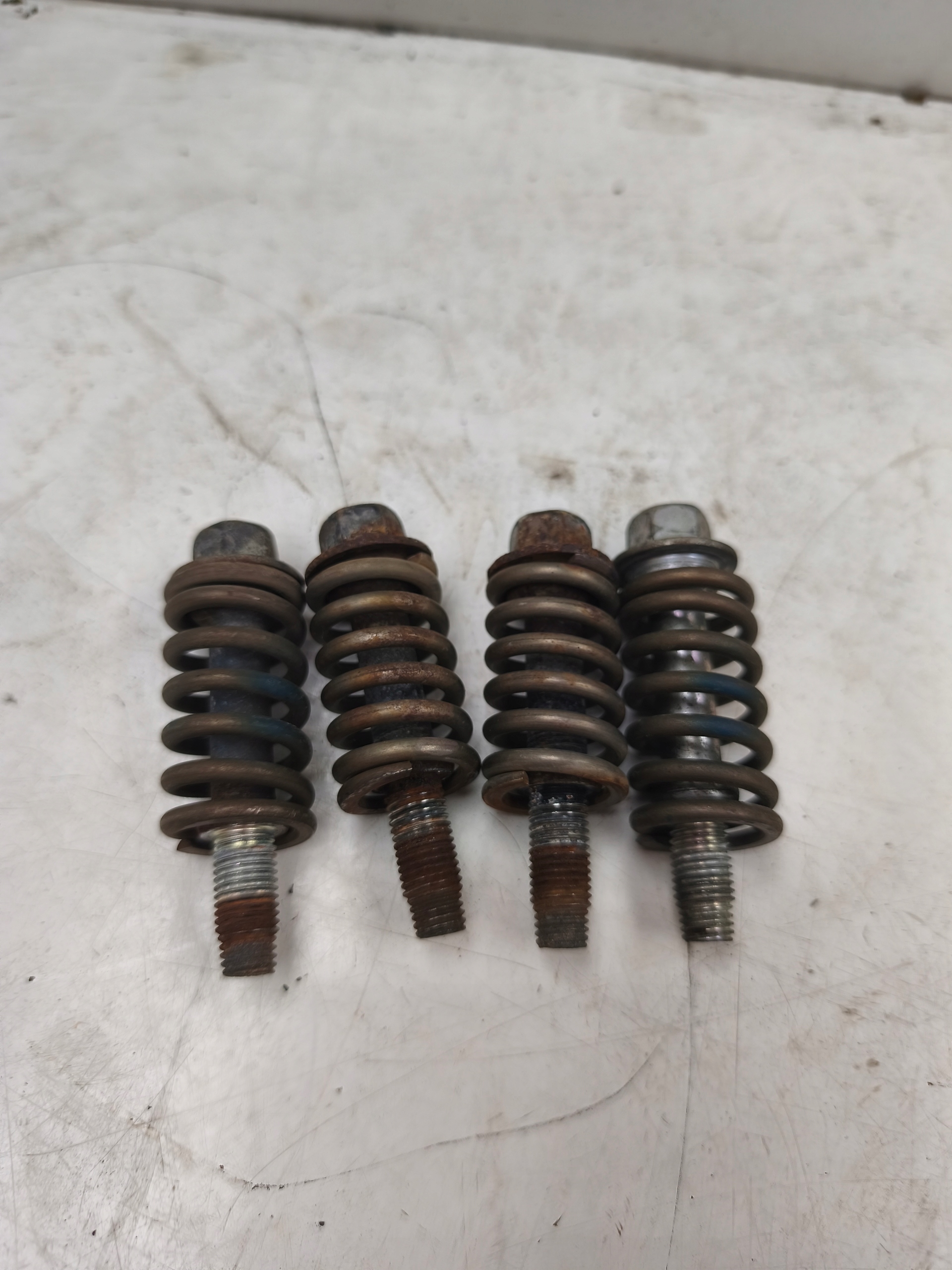 AURIS I LIFT 10-12 VIS ÉCHAPPEMENT RESSORT KPL 4PCS image 2