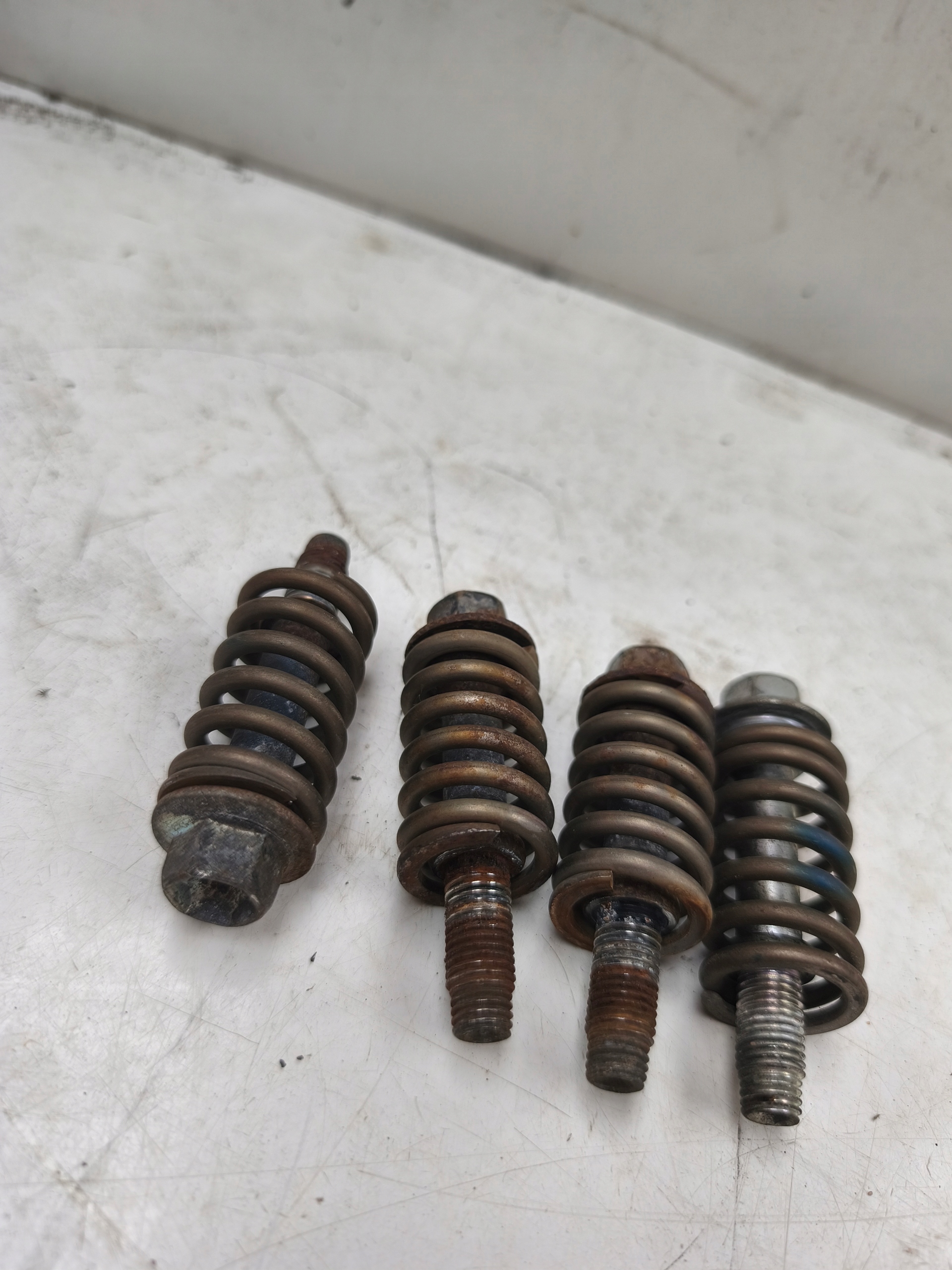 AURIS I LIFT 10-12 VIS ÉCHAPPEMENT RESSORT KPL 4PCS image 3