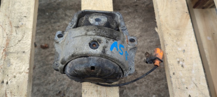 AUDI A4 B8 Moottorin alusta vasen 8R0199381E 8K0399377