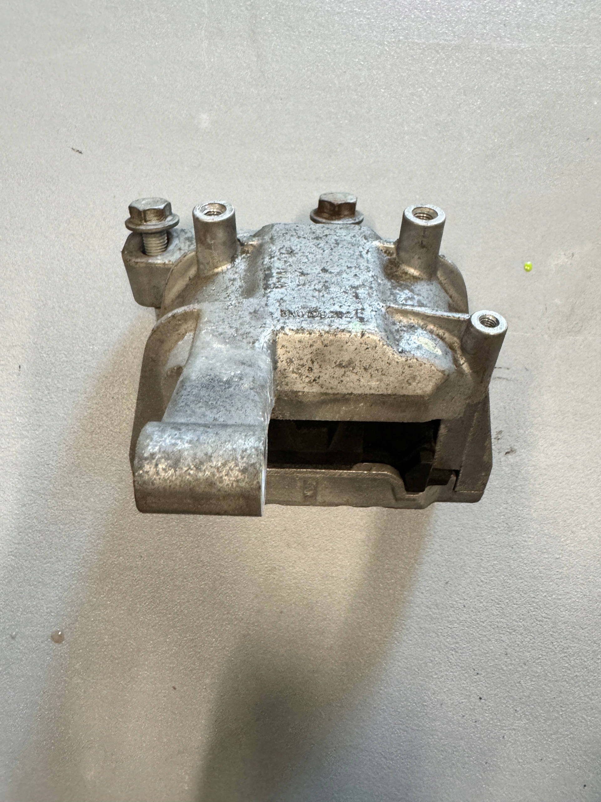 VW TIGUAN I 5N 2.0 TDI SUPPORT MOTEUR SILENTBLOC 5N0199262E image 2