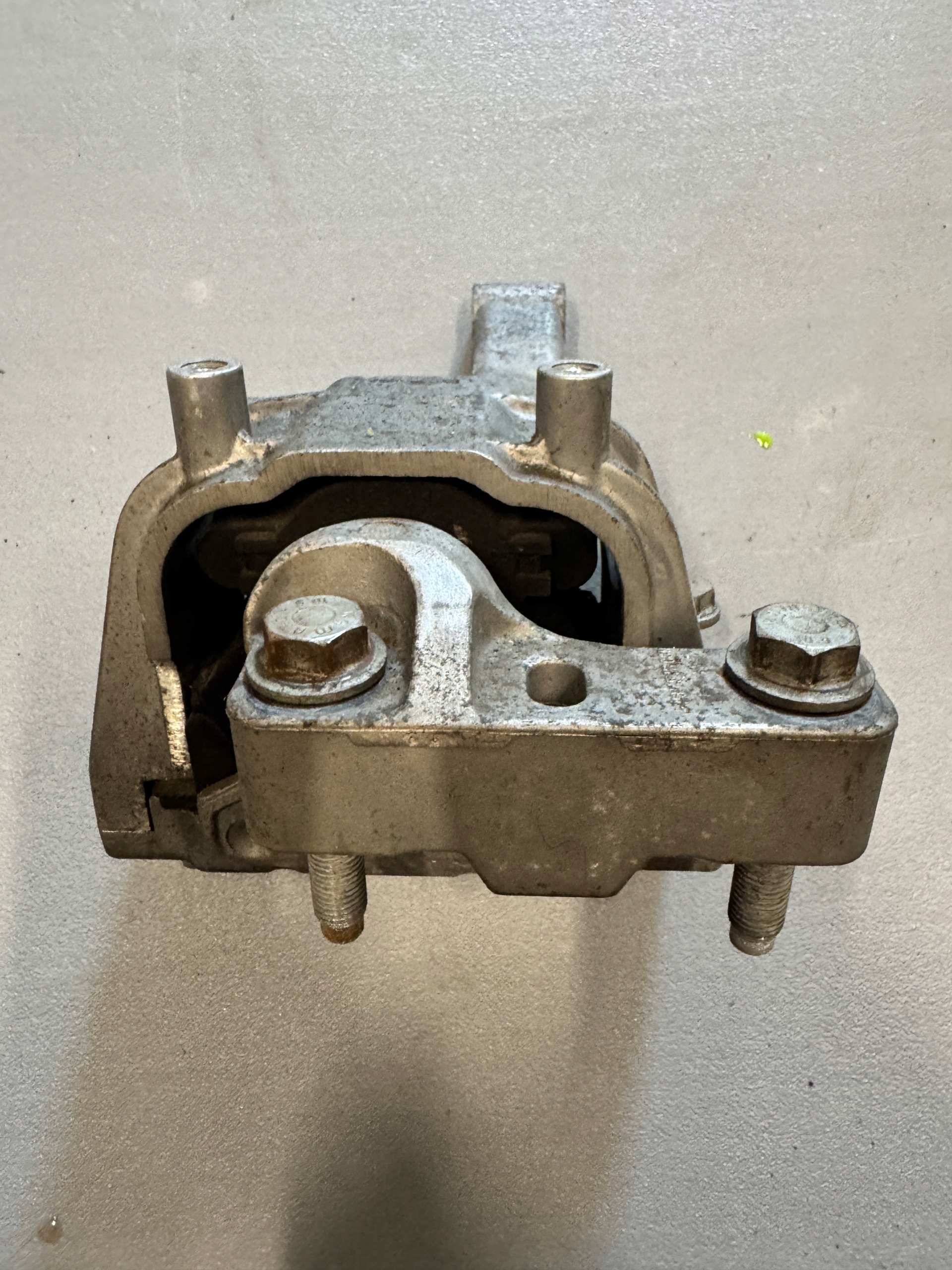 VW TIGUAN I 5N 2.0 TDI SUPPORT MOTEUR SILENTBLOC 5N0199262E image 3
