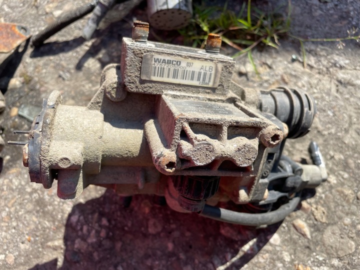 Válvula correctora de freno Renault Midlum 4757205000 5010260528