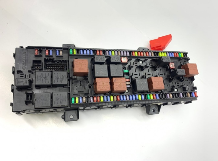 73700997 VOLVO Boîte à fusibles