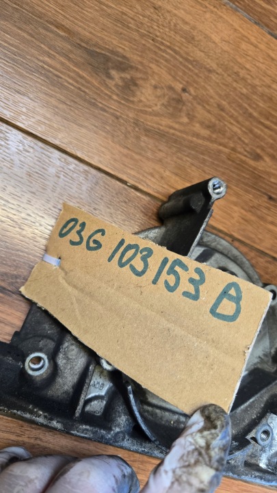 Akselitiivisteen kotelo BKP BMM BMN CBA CAG 2,0TDI 03G103153B Alkuperäinen