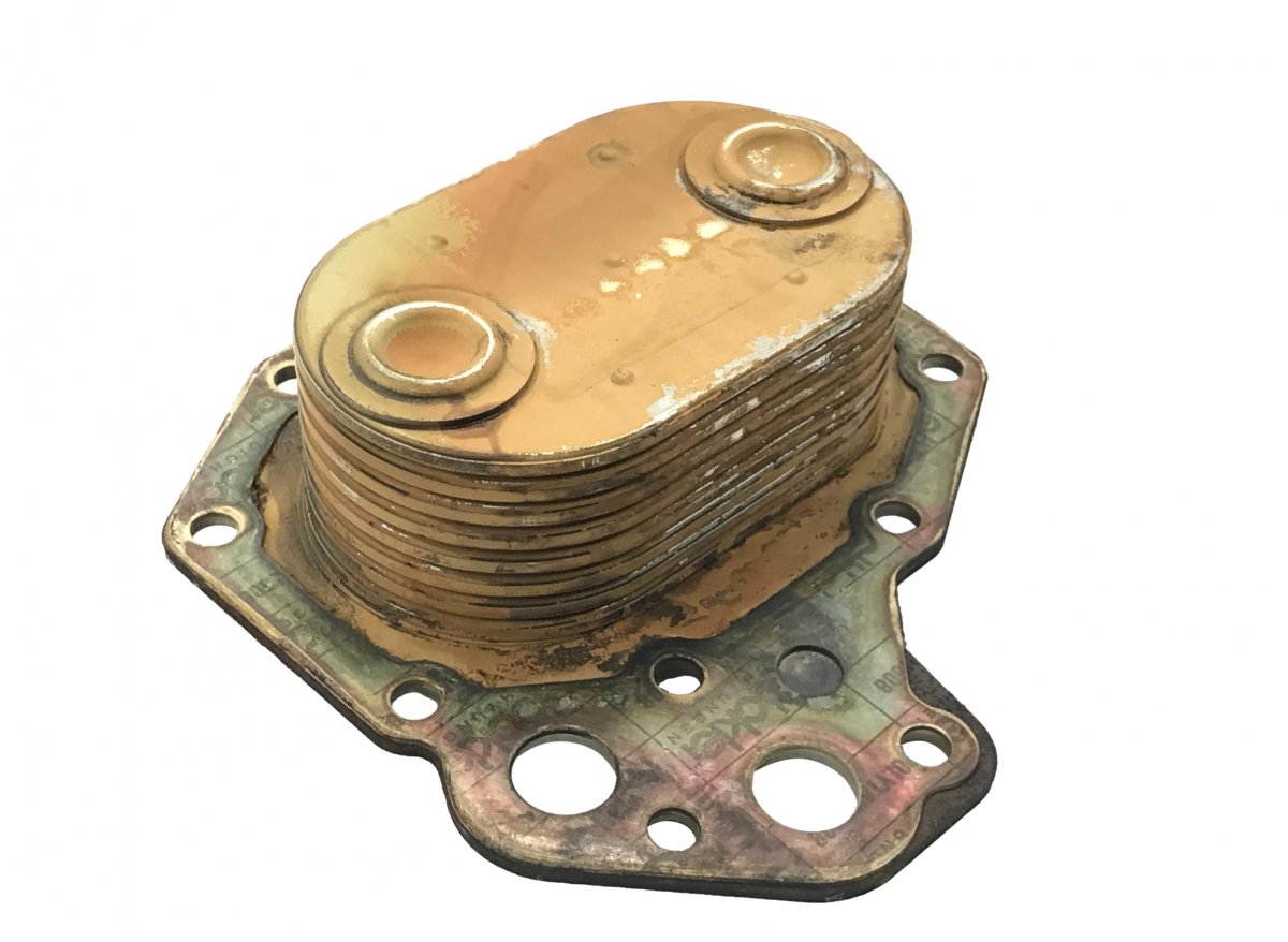 A0001802665 GENERIC Kylvätskekylare för motorolja