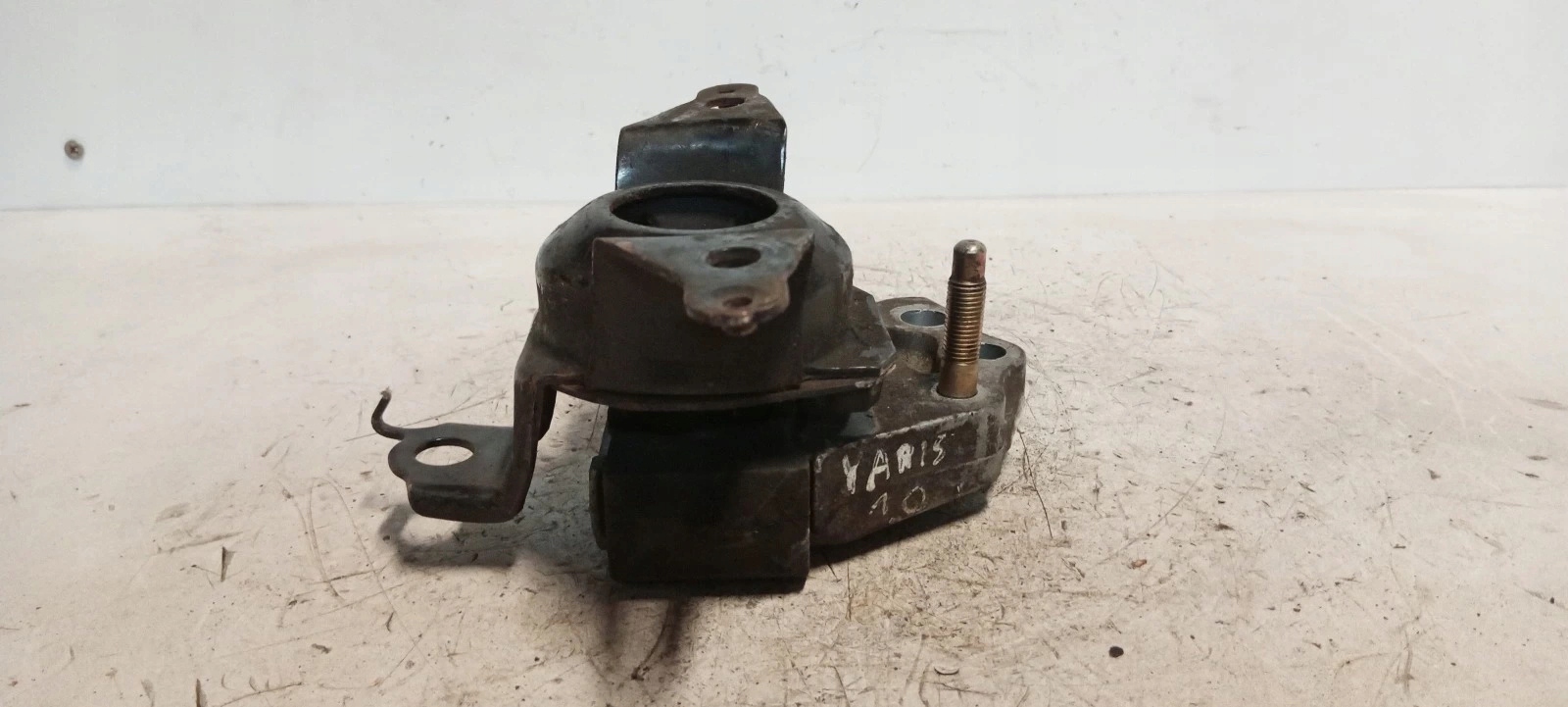 Engine Mount Bracket Toyota Yaris I 1.0 image 2