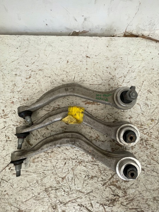 Alfa Romeo Stelvio etuheilahdusvasen oikea K2064-10 K2063-09