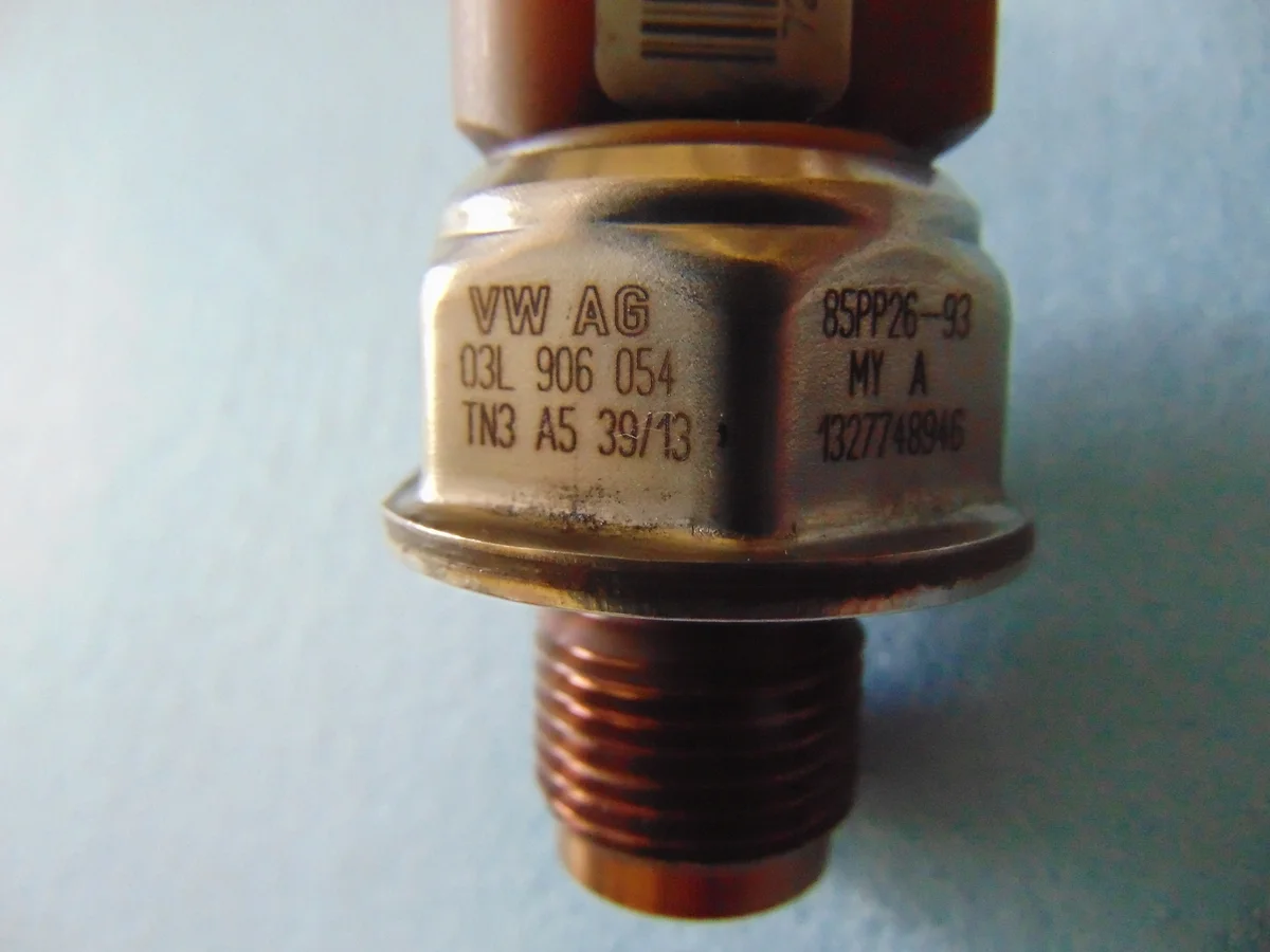 Sensore Pressione Carburante VW 03L906054