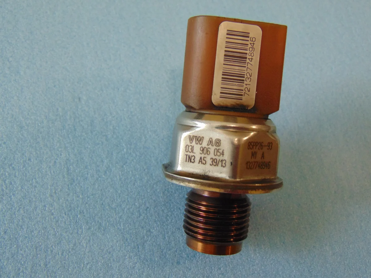 Capteur Pression Carburant VW 03L906054 image 3