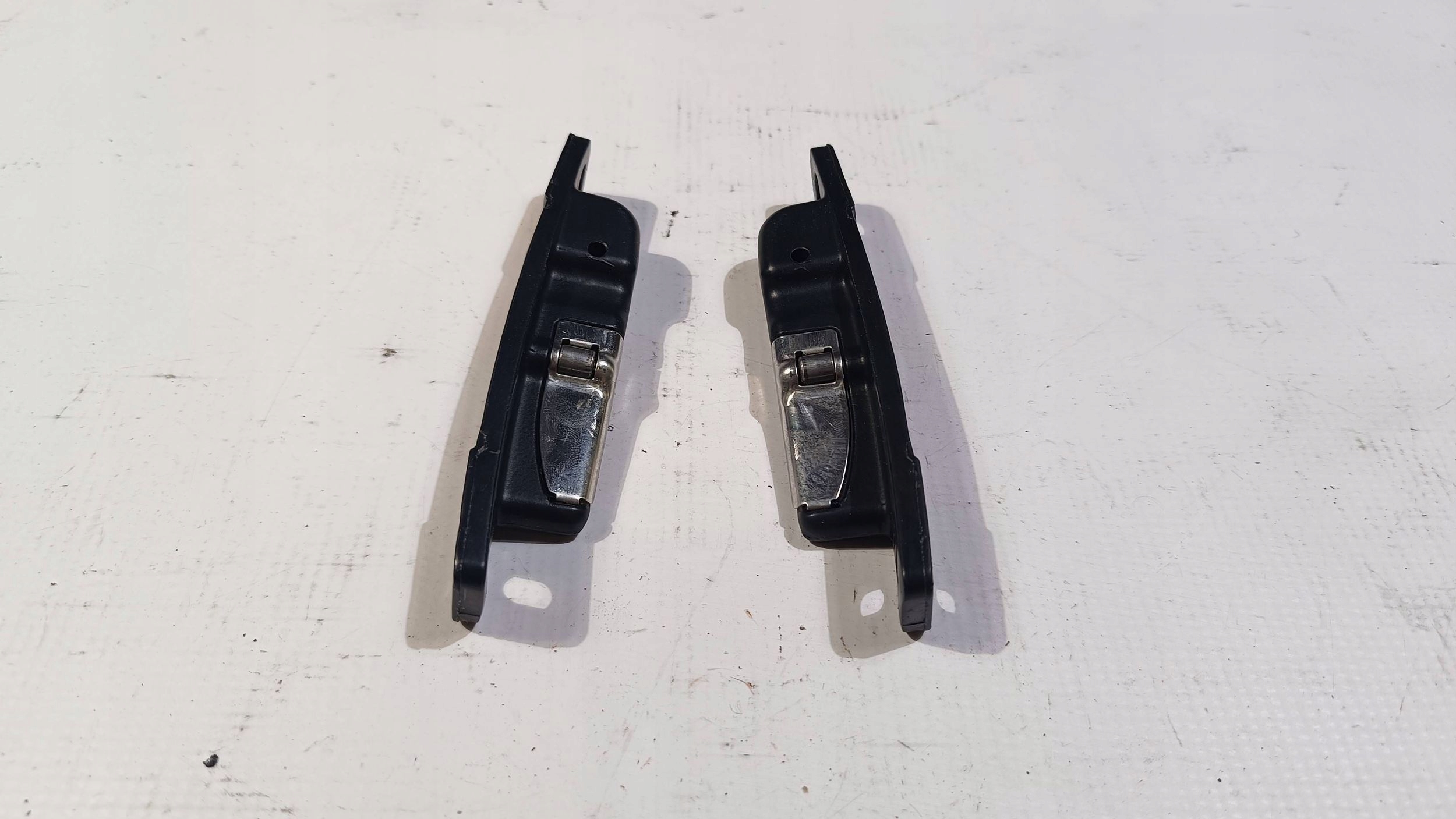 Etukaton kiinnikkeet Chevrolet Corvette C5 Cabrio 97-
