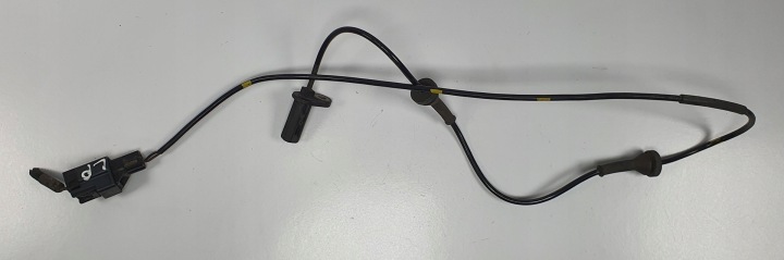 ABS-sensor linksvoor Volvo V70 II 9496961