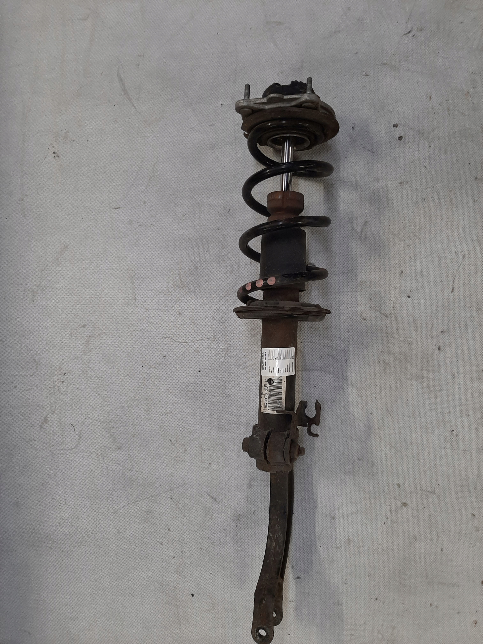 AUDI A6 C7 11-14 HAARUKKA ISKUNVAIMENTIN VASEN ETU 8K0413037L