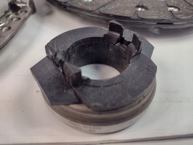 LUK 623 3047 00 Kit d'embrayage image 10