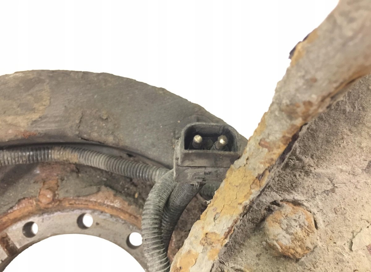 20390182 VOLVO Drum brake bracket, front axle left image 4
