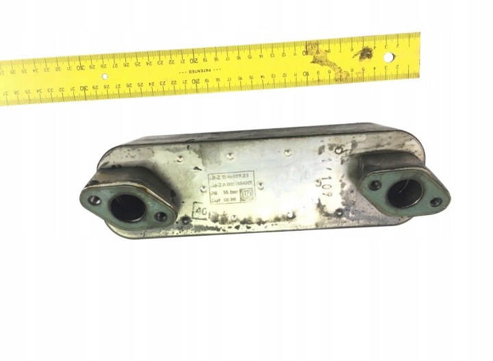 0021884301 MERCEDES-BENZ Oljekylare motor