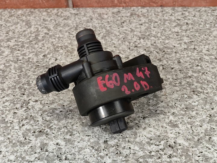 BMW X3 X5 E90 E83 E70 E71 Auxiliary Water Pump 6917700