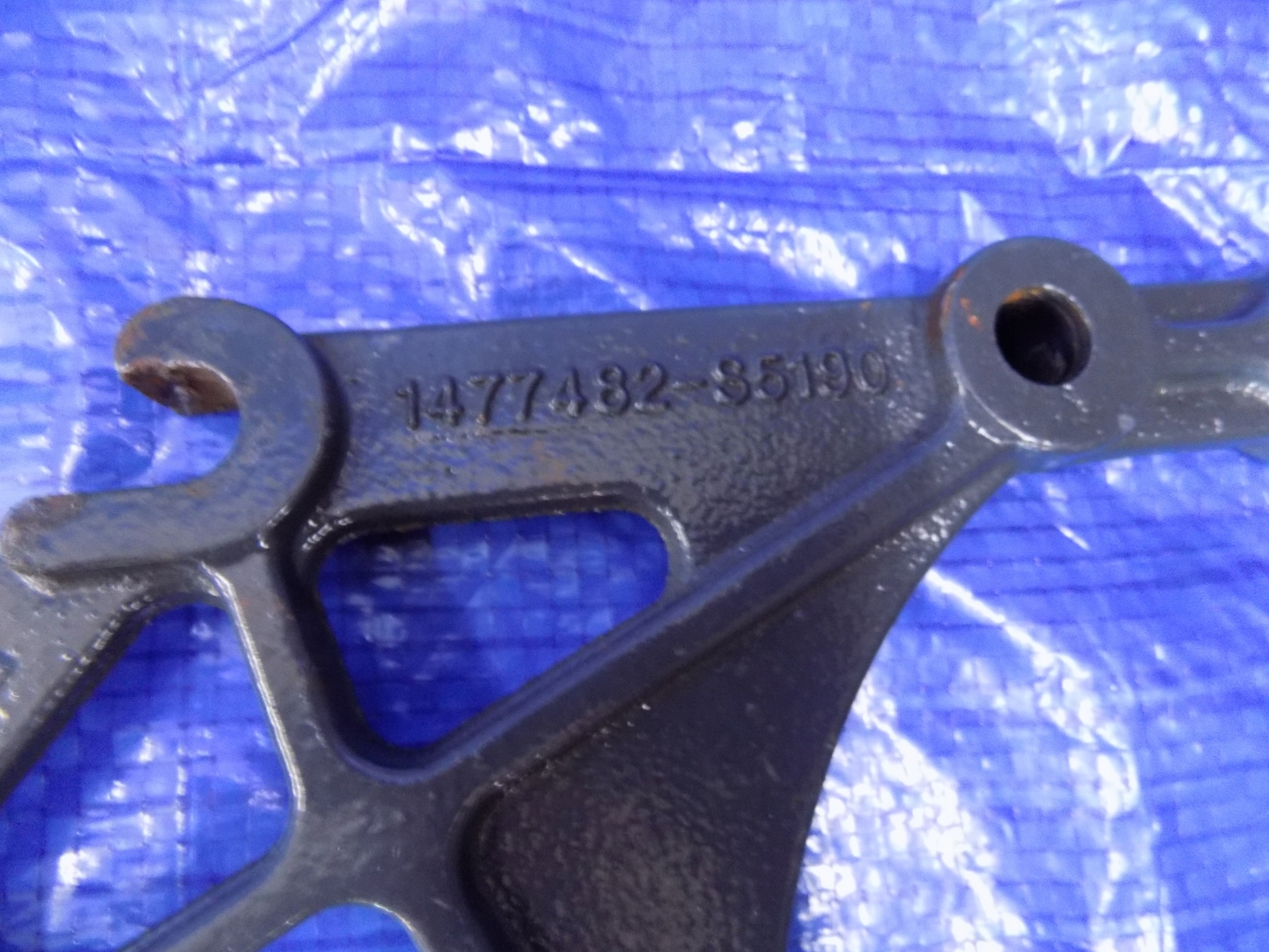 Supporto fissaggio batteria Scania P380