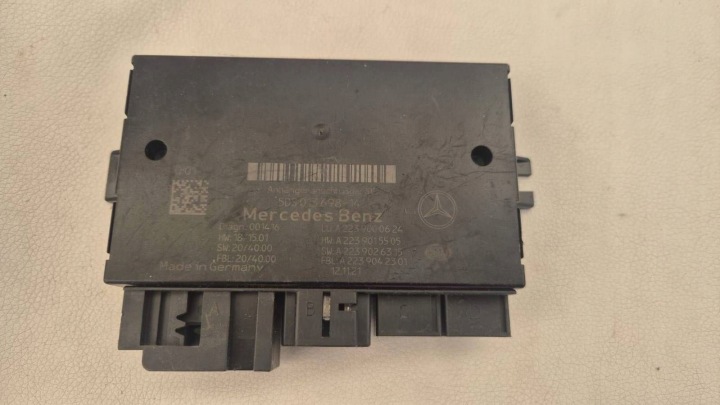 Mercedes E W214 v295 v297 vetokoukun ohjainmoduuli A2239000624