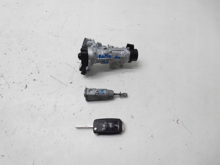 Cruscotto chiave inserto 1K0905851 SKODA RAPID 5JA 2014 originale