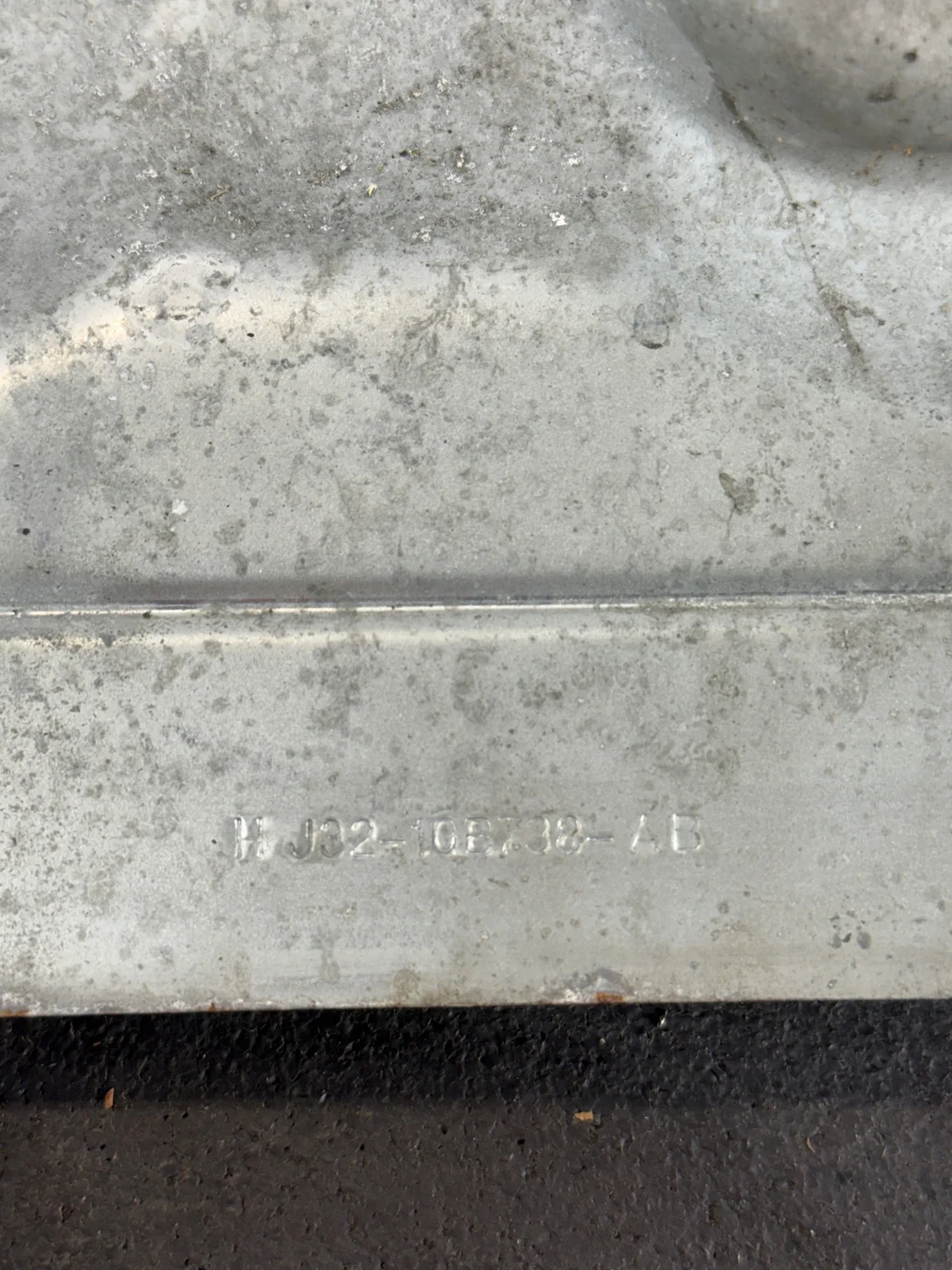 Lievästi käytetty väliseinä EVOQUE L538 image 4