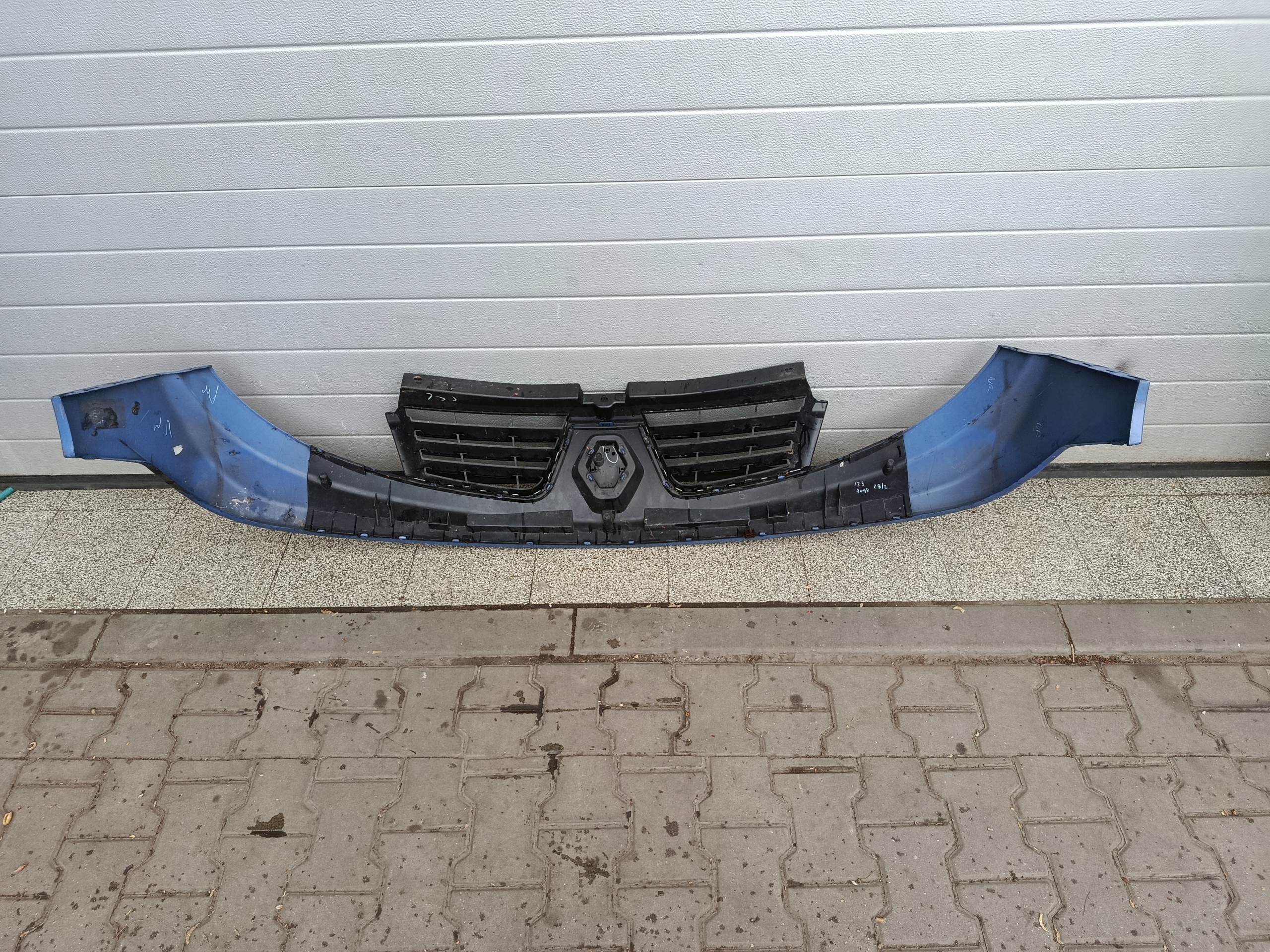 Grade di para-choque dianteiro Renault Trafic II 623100247R 93856148 original image 3