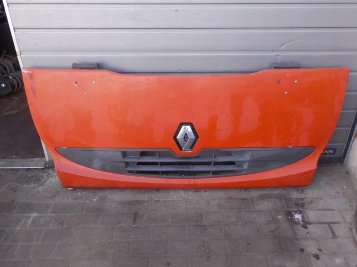 RENAULT TIR:n konepelti