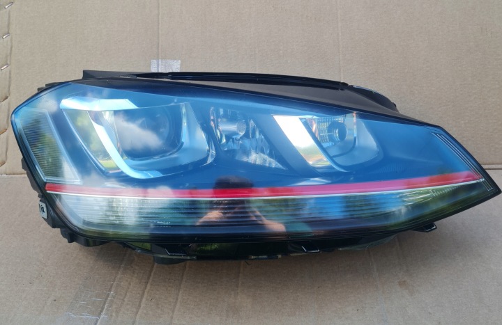 Etulamppu oikea VW Golf VII GTI Xenon 5G1941032A
