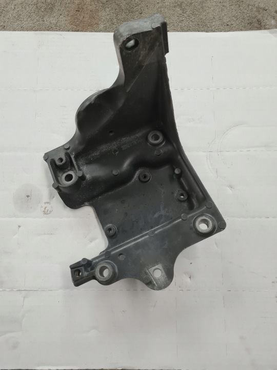 Soporte fijación rodillo tensor Renault Gama T EVO Turbo Compound