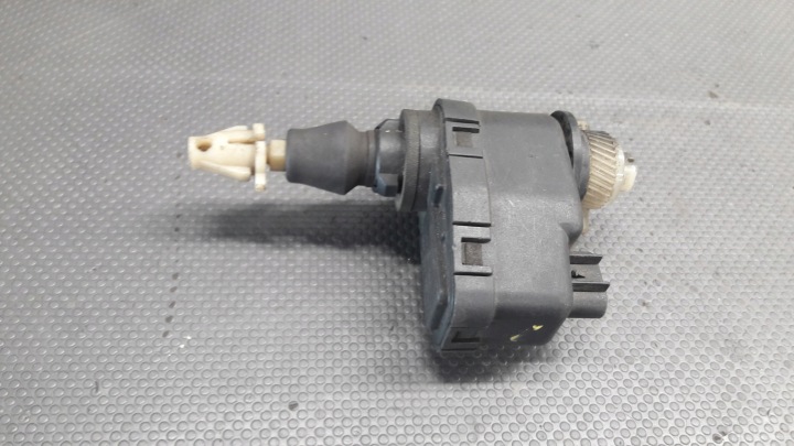 90FG13K198AA Scheinwerferverstellung Chrysler Voyager
